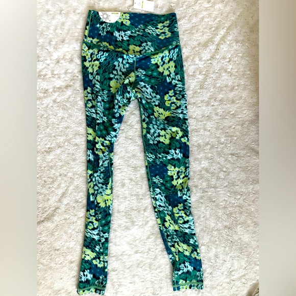 NWT- OFFLINE BY AERIE Real Me Xtra 7/8 Legging - Picture 3 of 12